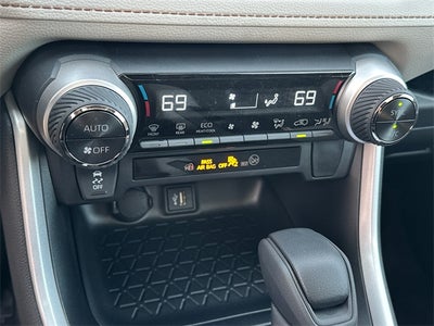 2025 Toyota RAV4 Hybrid XLE