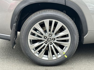 2026 Toyota Highlander Hybrid Platinum