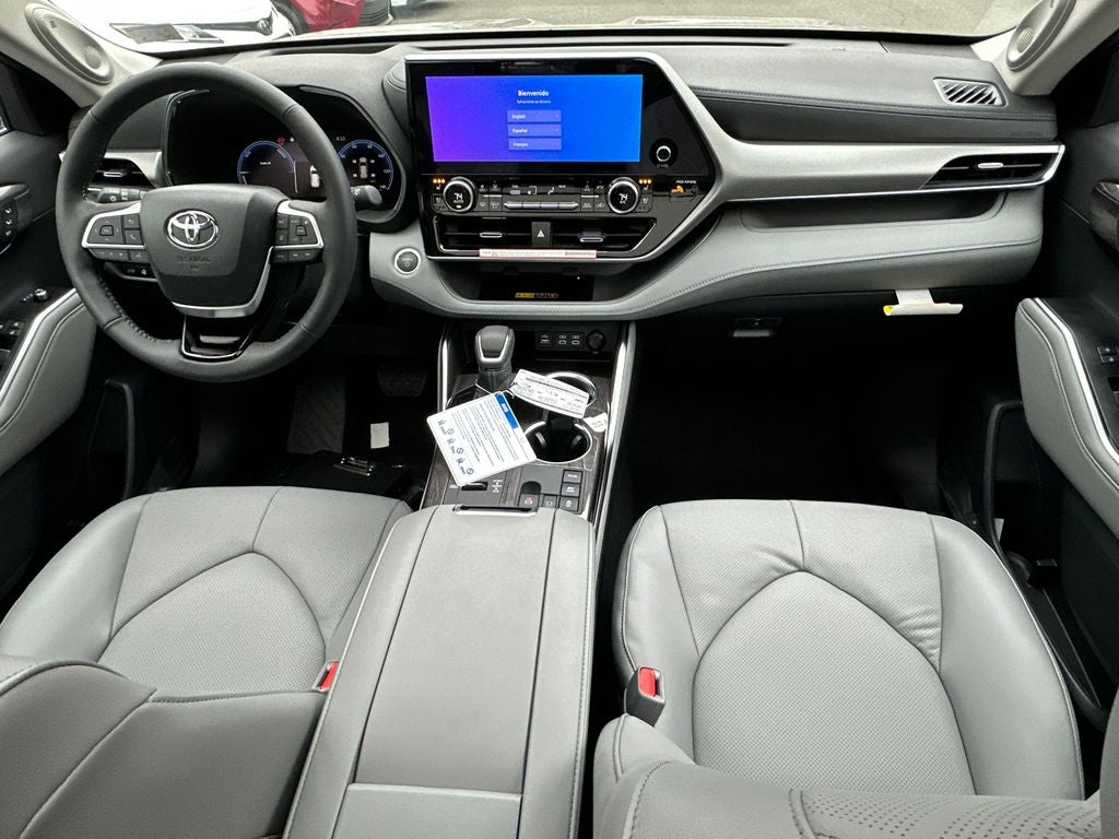 2026 Toyota Highlander Hybrid Platinum