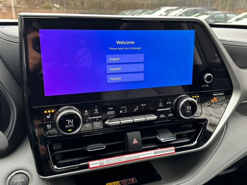 2026 Toyota Highlander Hybrid Platinum