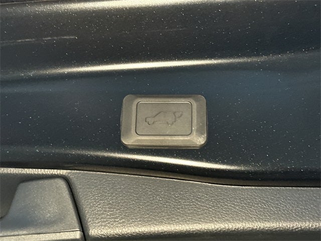 2025 Toyota RAV4 Plug-in Hybrid SE