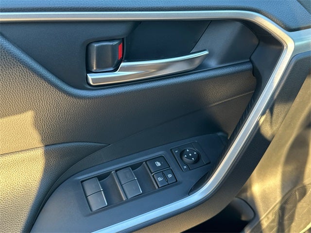 2025 Toyota RAV4 Plug-in Hybrid SE