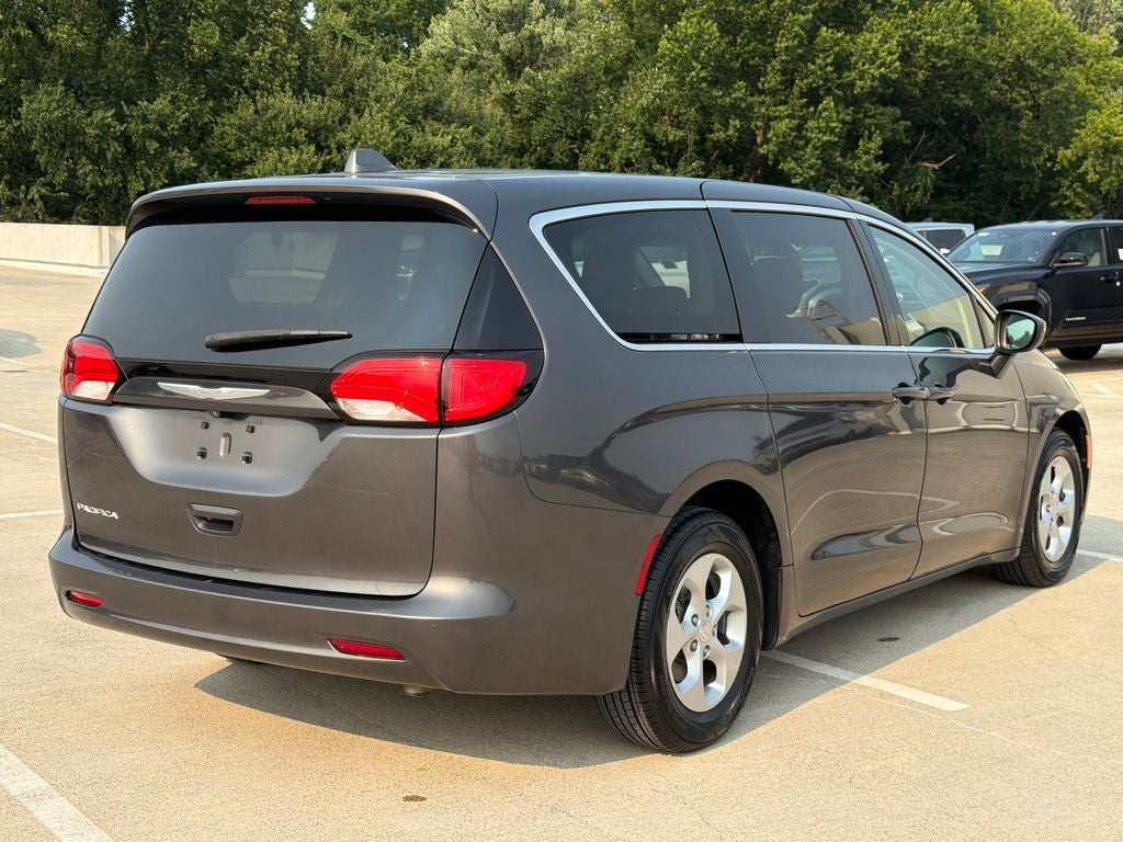 2017 Chrysler Pacifica LX