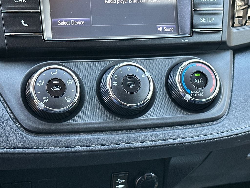 2017 Toyota RAV4 LE