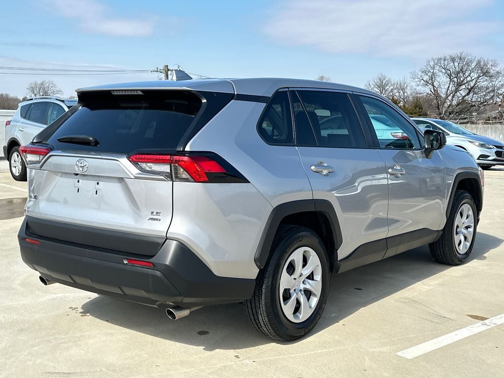 2024 Toyota RAV4 LE