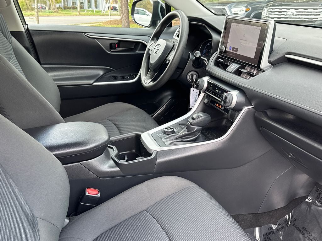 2023 Toyota RAV4 Hybrid LE