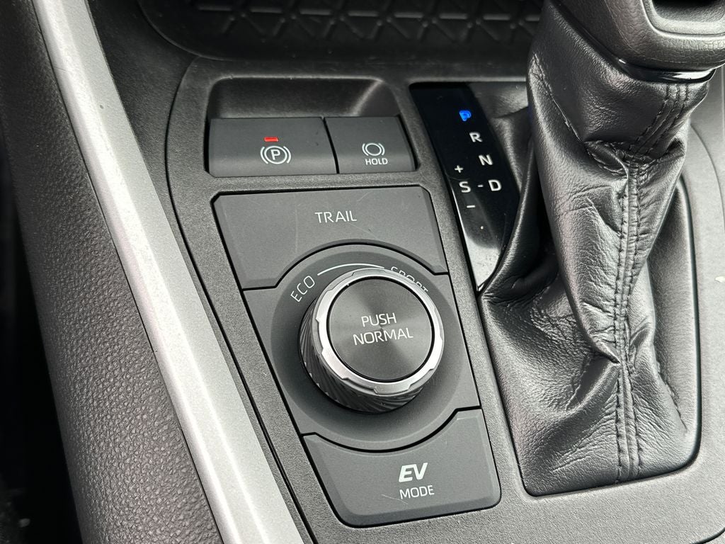 2020 Toyota RAV4 Hybrid LE