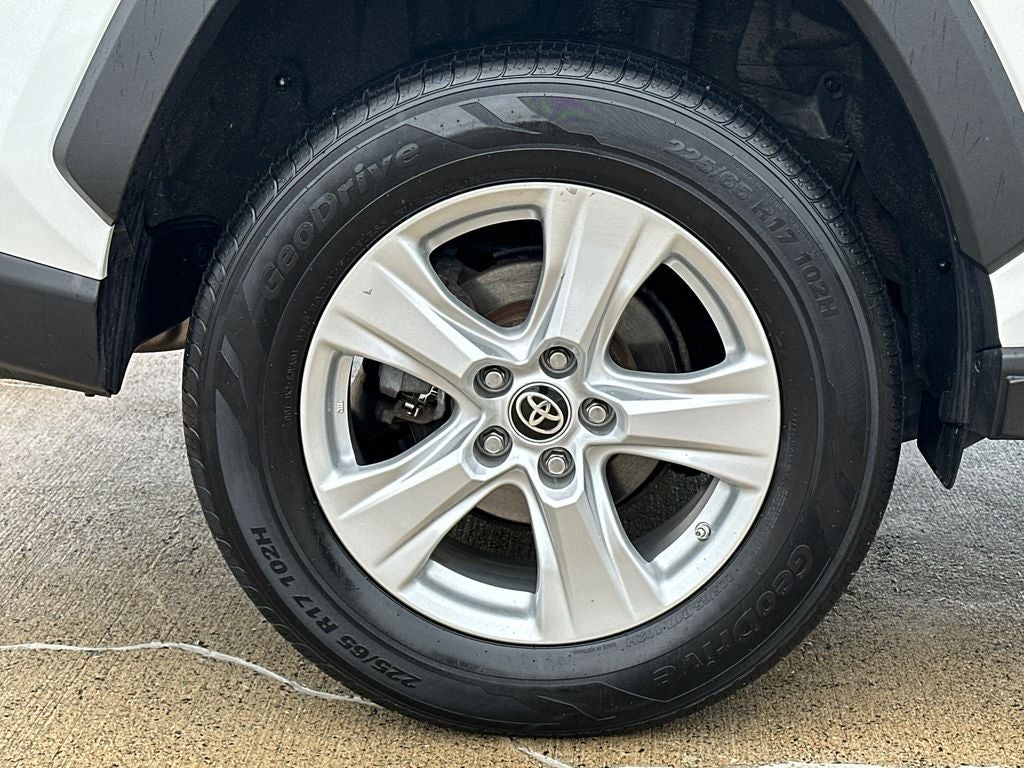 2021 Toyota RAV4 Hybrid LE