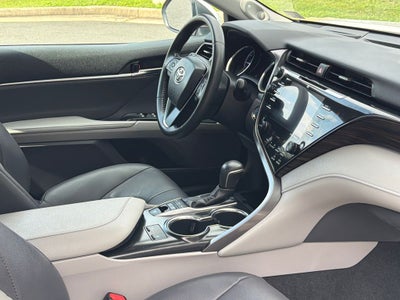 2019 Toyota Camry Hybrid XLE