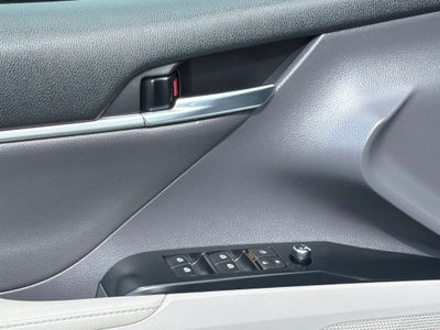 2019 Toyota Camry Hybrid XLE