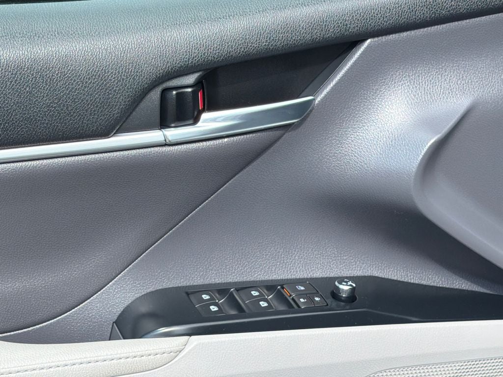 2019 Toyota Camry Hybrid XLE