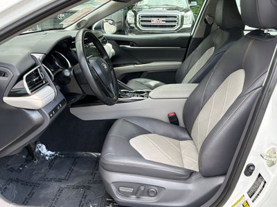 2019 Toyota Camry Hybrid XLE