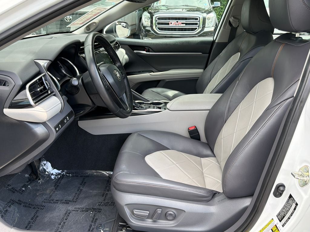 2019 Toyota Camry Hybrid XLE