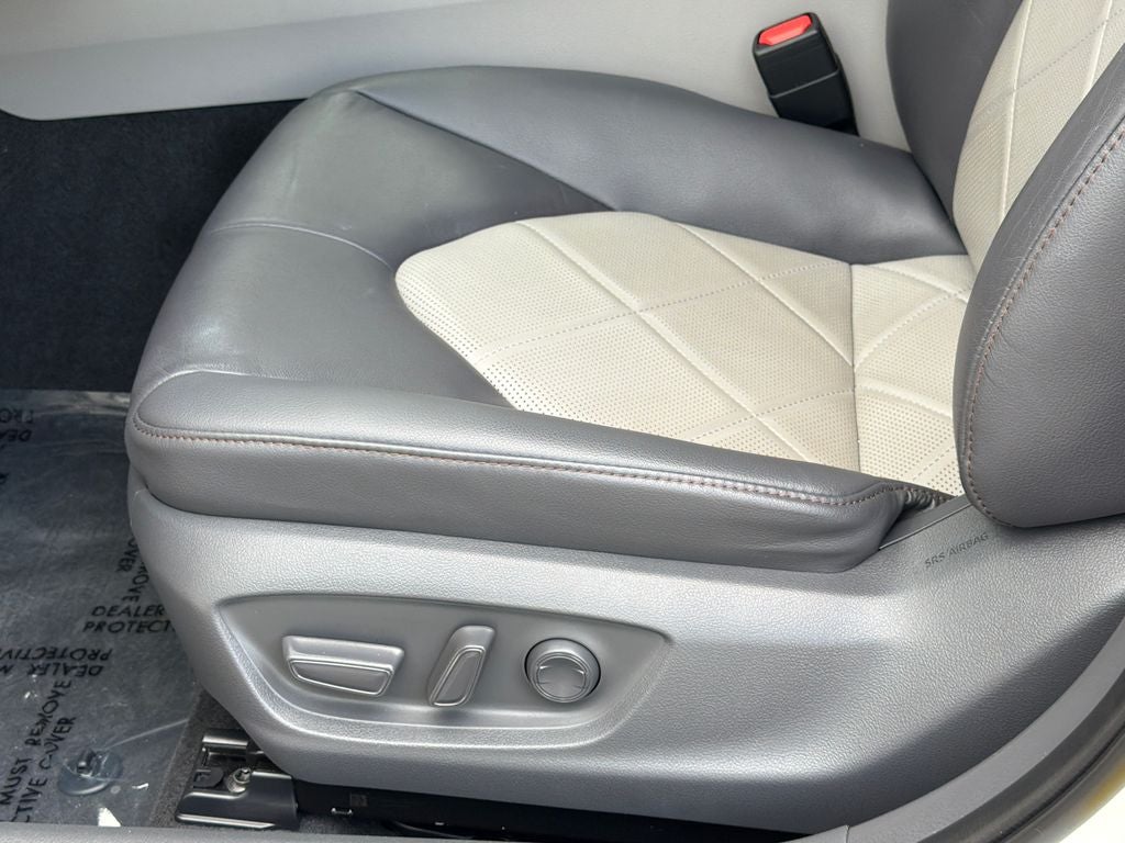 2019 Toyota Camry Hybrid XLE