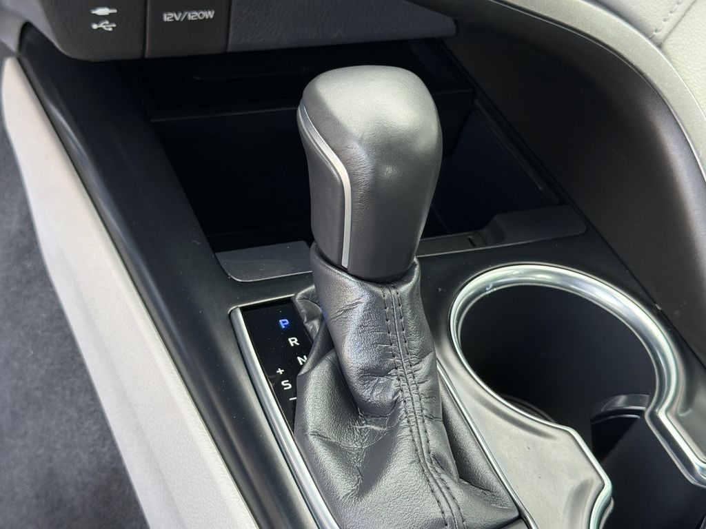 2019 Toyota Camry Hybrid XLE