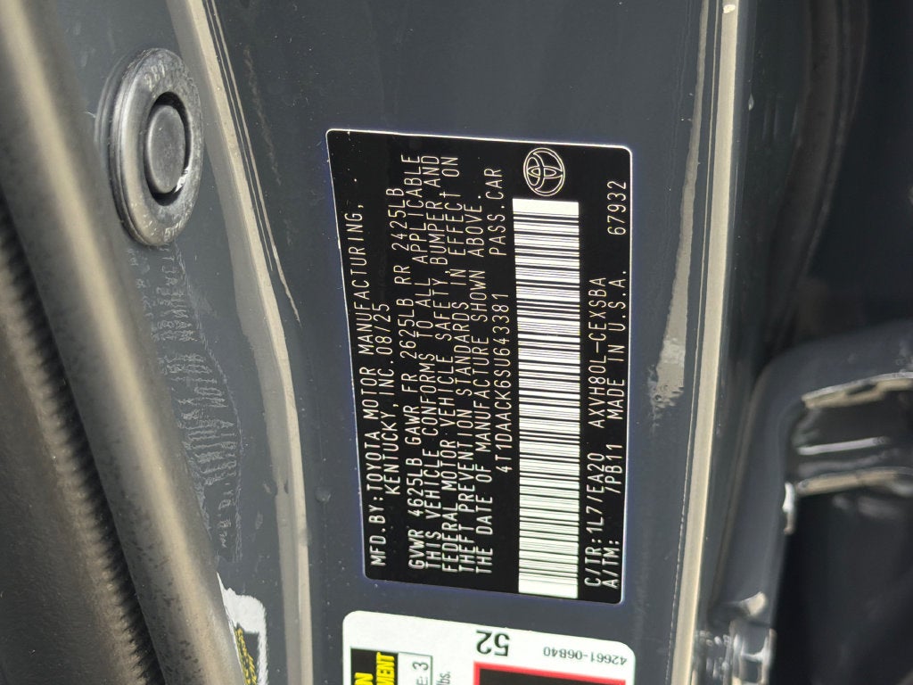 2025 Toyota Camry SE