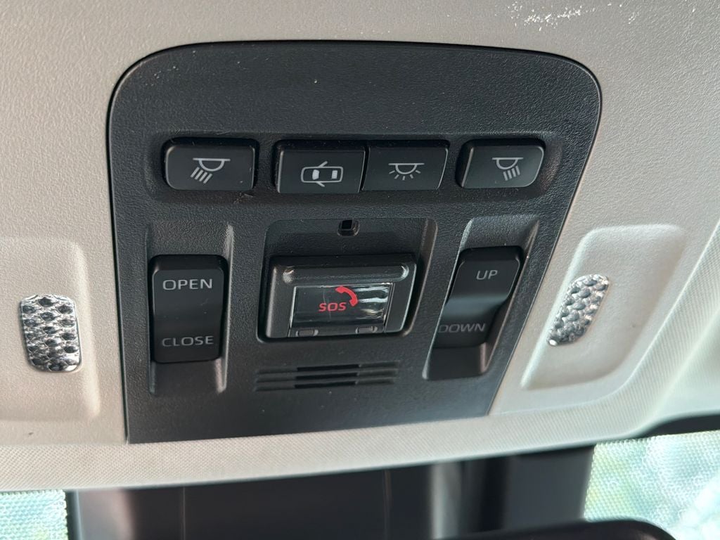 2020 Toyota Camry Hybrid LE