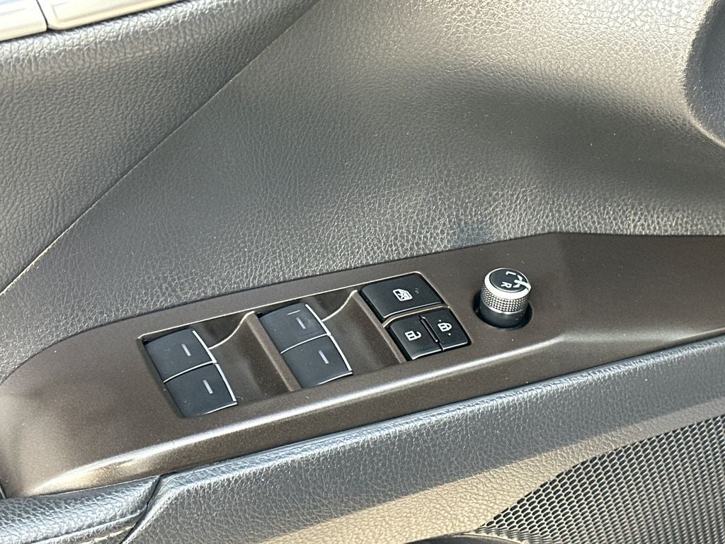 2023 Toyota Camry Hybrid XLE