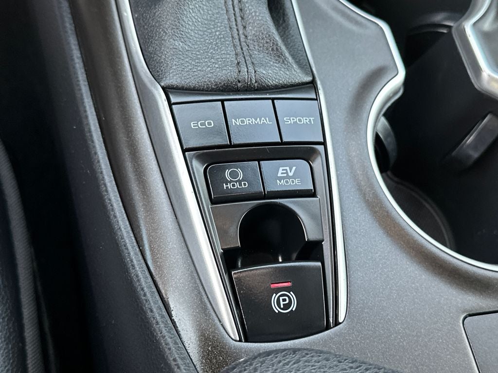 2023 Toyota Camry Hybrid XLE