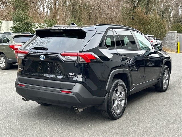 2022 Toyota RAV4 Hybrid XLE