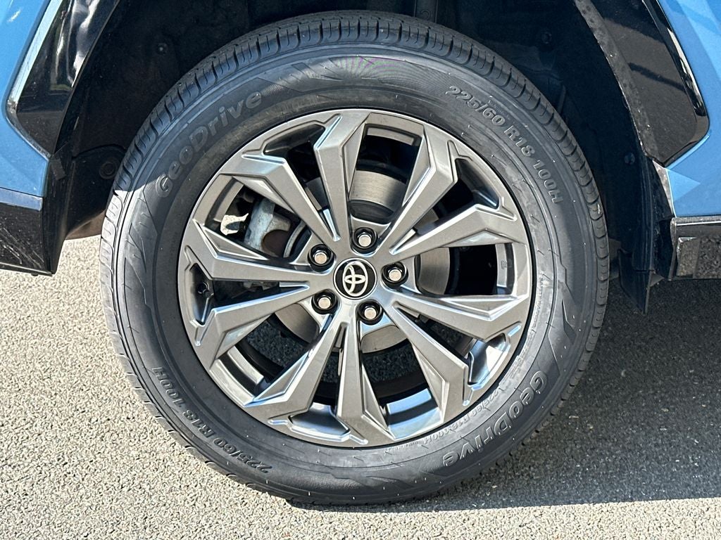 2022 Toyota RAV4 Hybrid SE