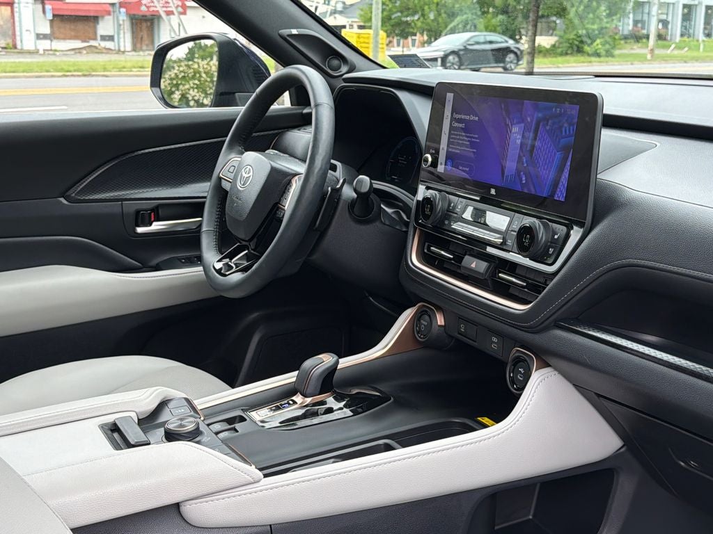 2025 Toyota Grand Highlander Hybrid MAX Platinum