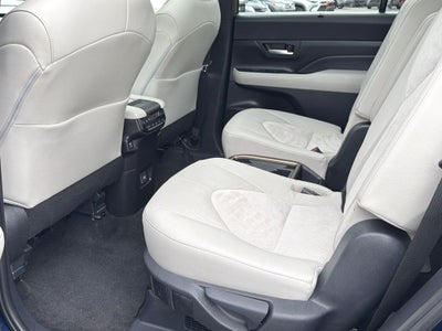 2025 Toyota Grand Highlander Hybrid MAX Platinum