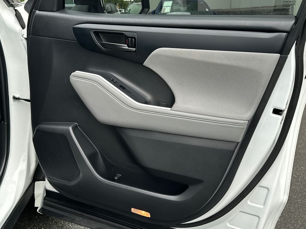 2022 Toyota Highlander Hybrid LE