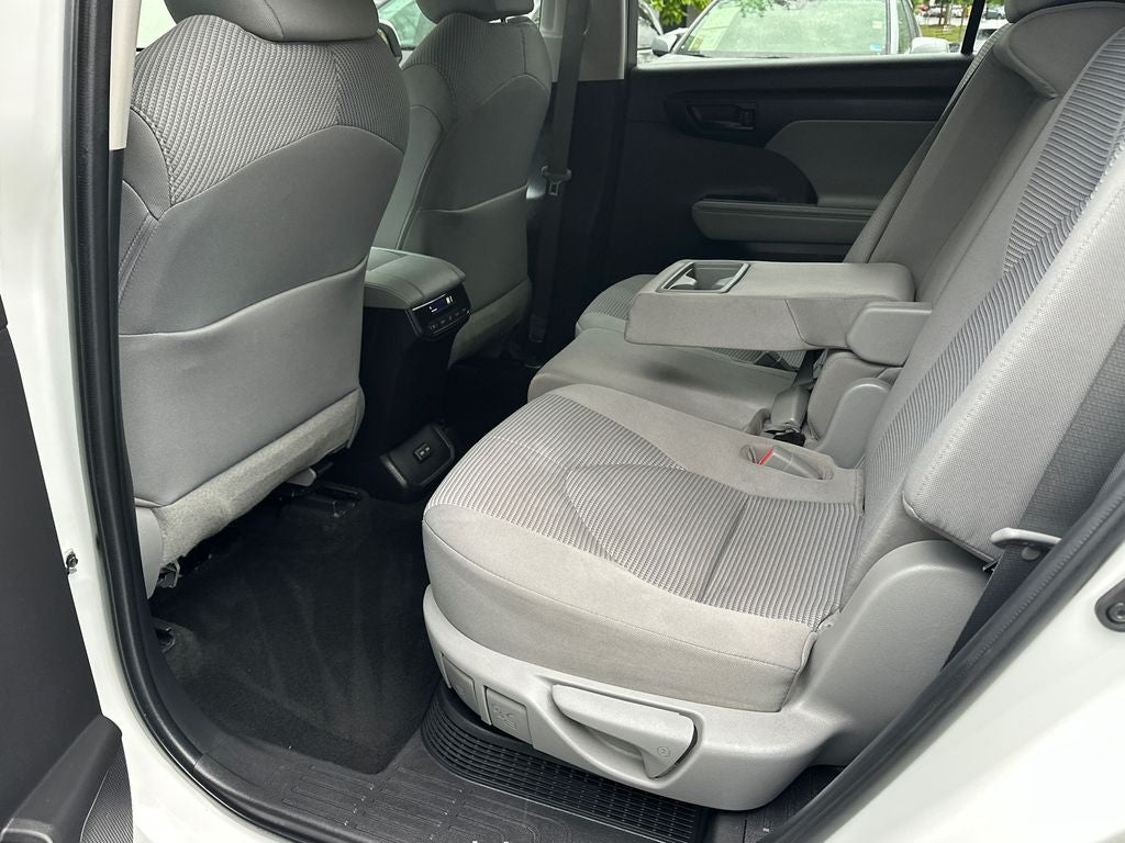 2022 Toyota Highlander Hybrid LE
