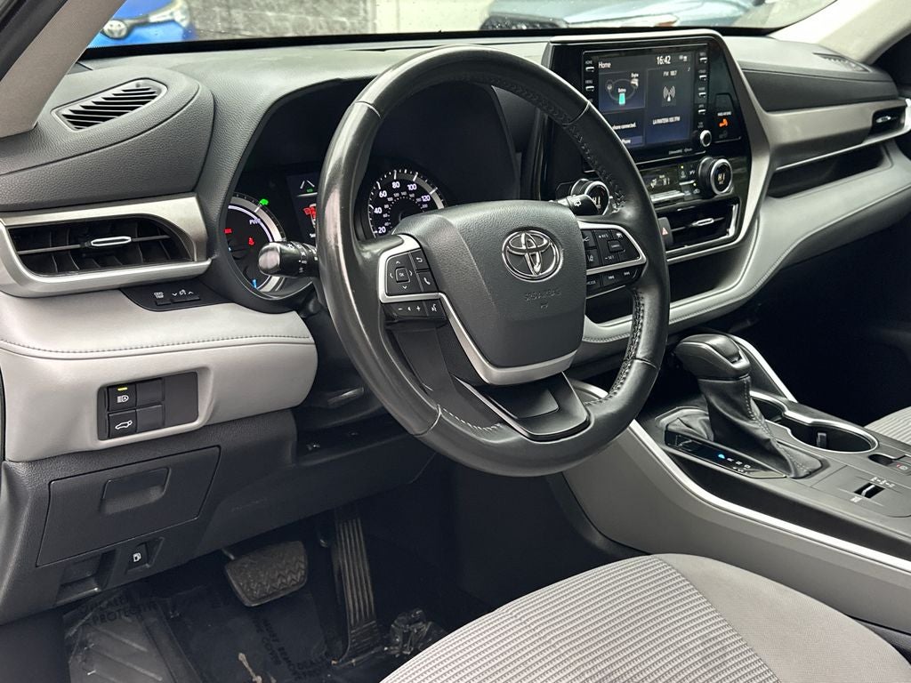 2022 Toyota Highlander Hybrid LE
