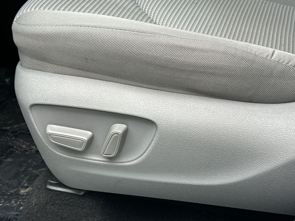 2022 Toyota Highlander Hybrid LE