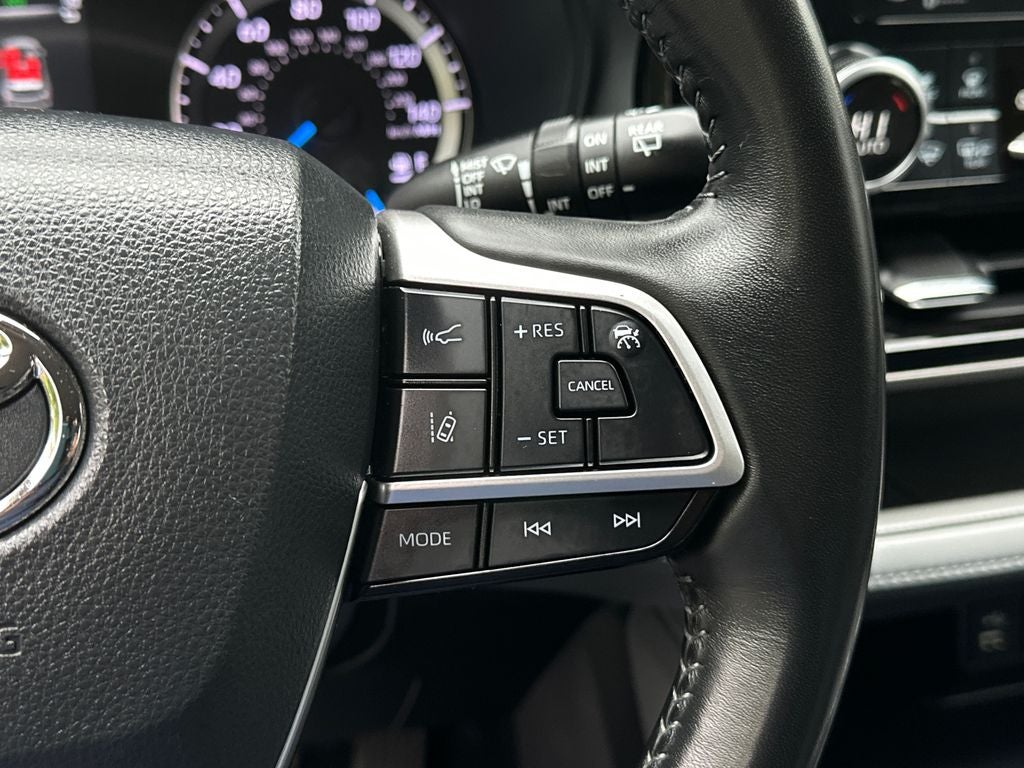 2022 Toyota Highlander Hybrid LE