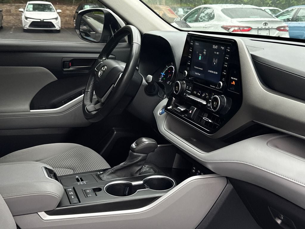 2022 Toyota Highlander Hybrid LE