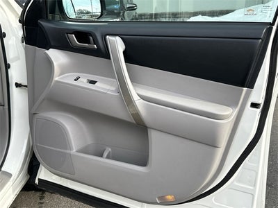 2011 Toyota Highlander SE