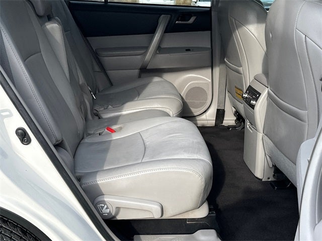 2011 Toyota Highlander SE