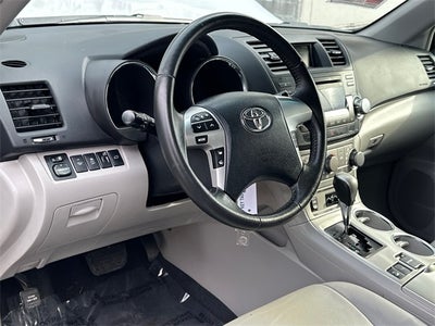 2011 Toyota Highlander SE
