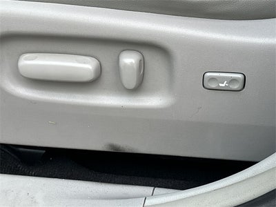 2011 Toyota Highlander SE