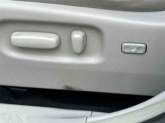 2011 Toyota Highlander SE