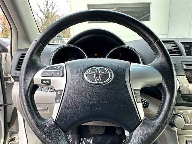2011 Toyota Highlander SE
