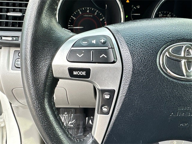 2011 Toyota Highlander SE