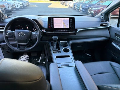 2024 Toyota Sienna Woodland Edition 7 Passenger