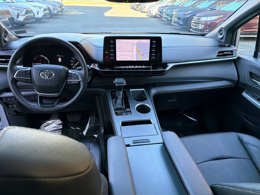 2024 Toyota Sienna Woodland Edition 7 Passenger
