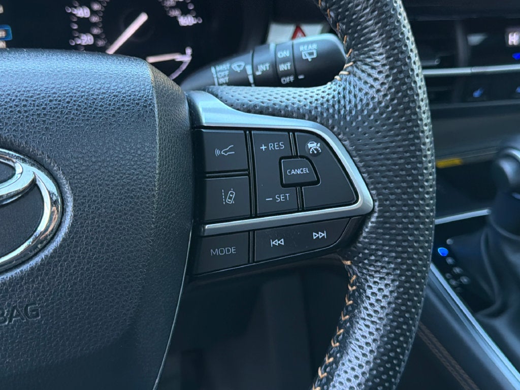 2024 Toyota Sienna Woodland Edition 7 Passenger