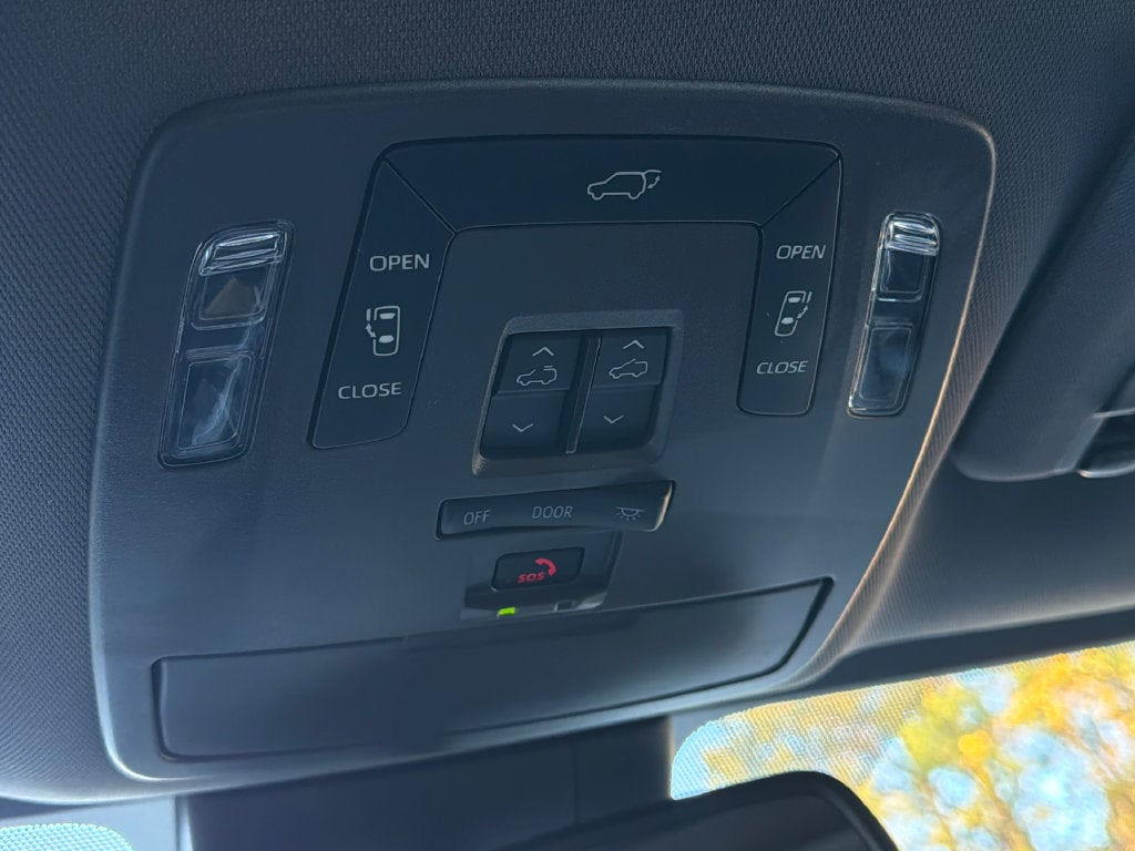 2024 Toyota Sienna Woodland Edition 7 Passenger