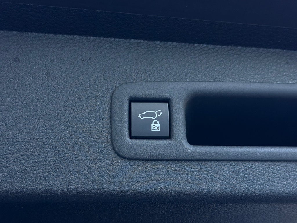 2024 Toyota Sienna Woodland Edition 7 Passenger