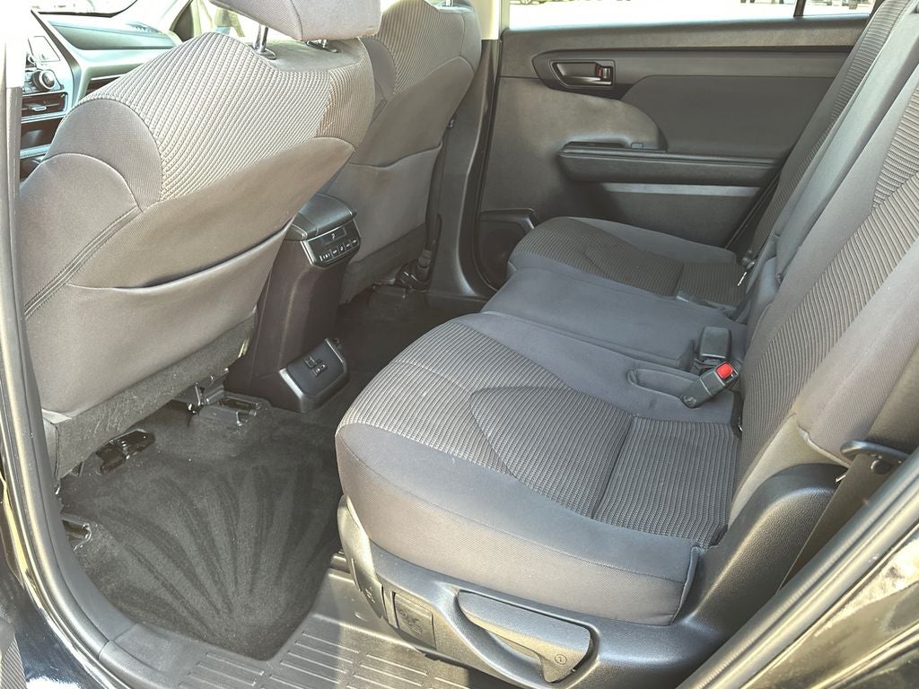 2022 Toyota Highlander L
