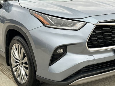 2023 Toyota Highlander Hybrid Platinum