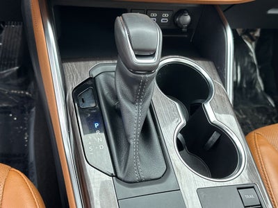 2023 Toyota Highlander Hybrid Platinum
