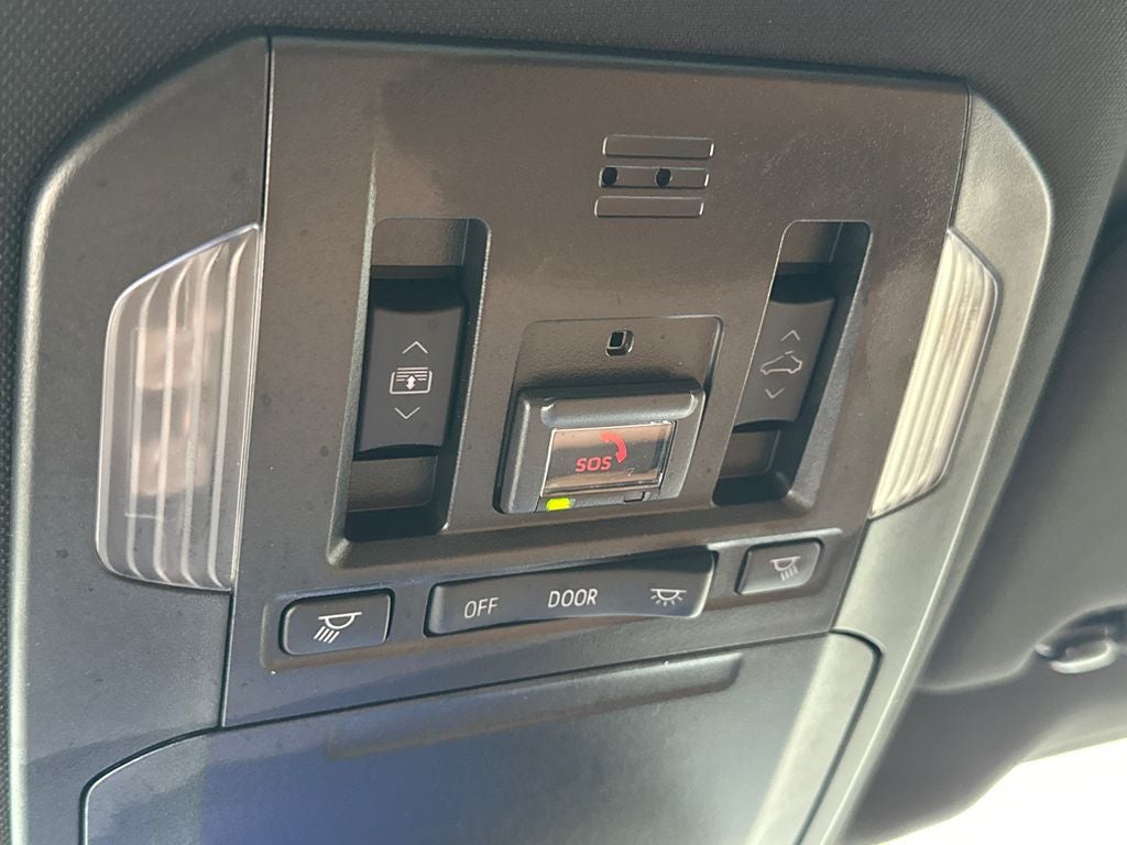 2023 Toyota Highlander Hybrid Platinum