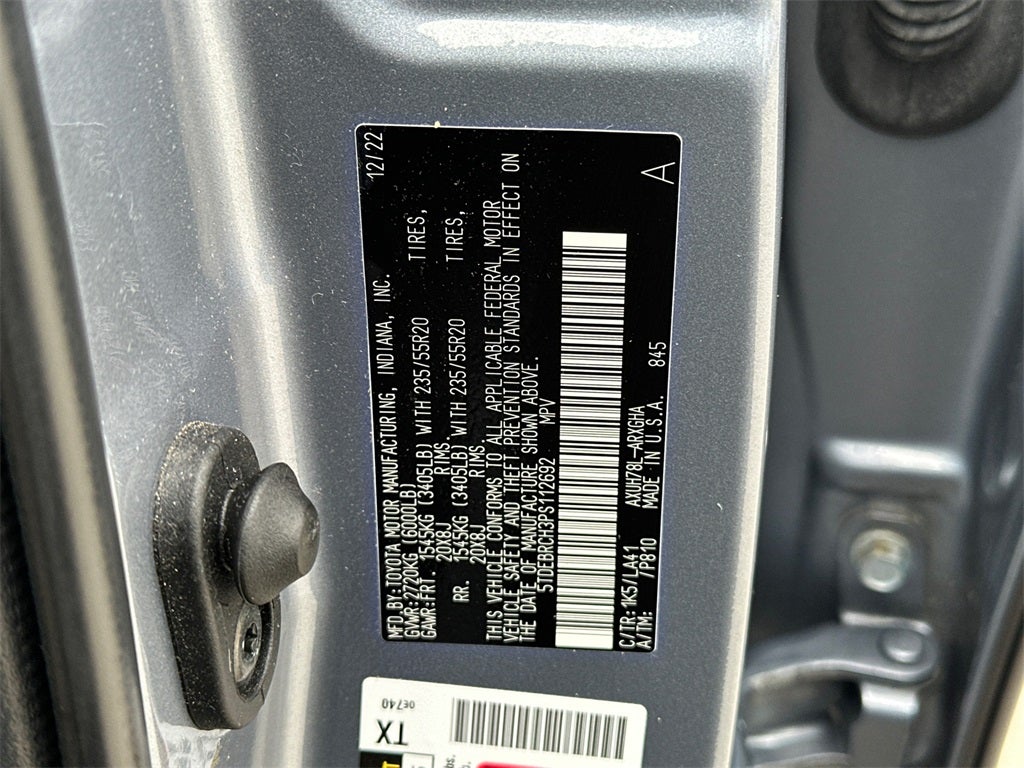 2023 Toyota Highlander Hybrid Platinum